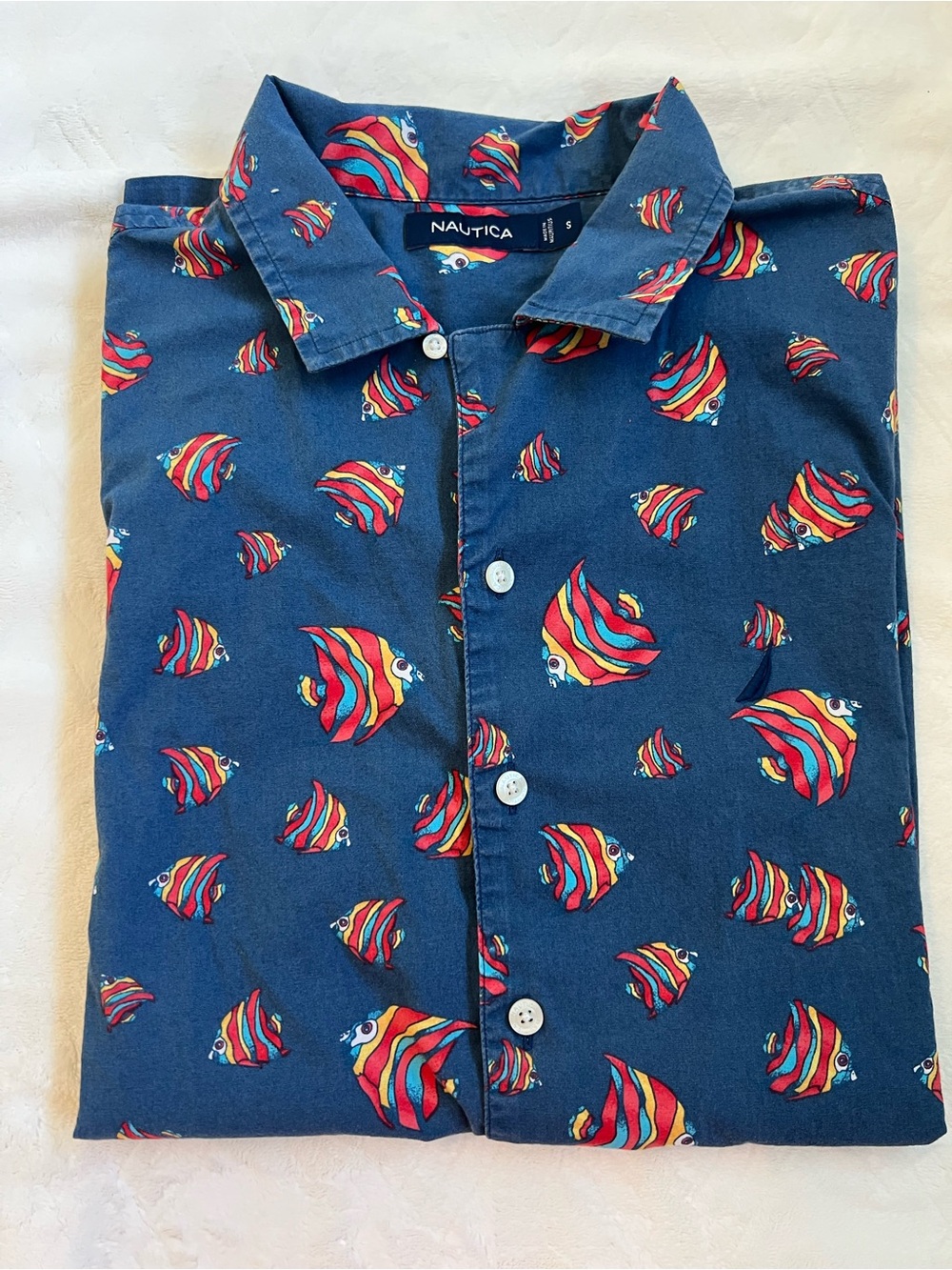 Nautica Navy Short-Sleeve Button-Down Shirt with Colorful Fish Print - small